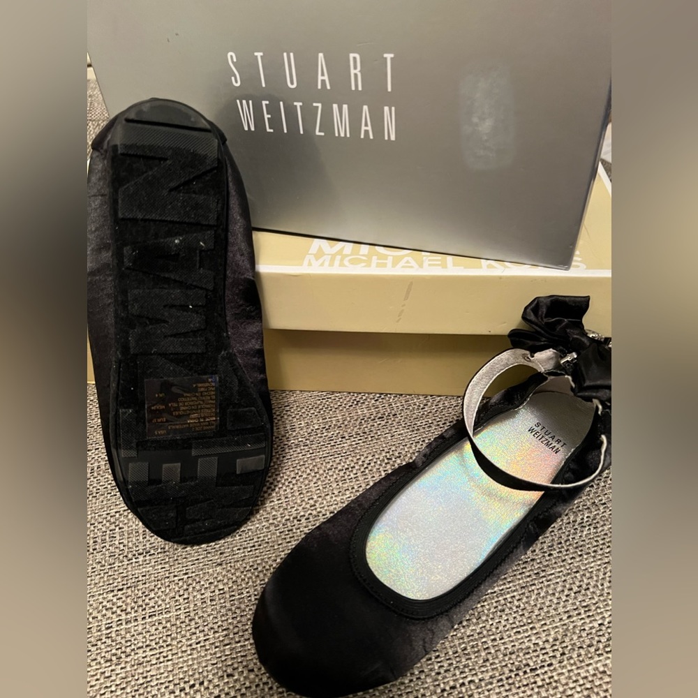 Stuart Weitzman - Picture 2 of 4